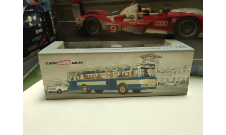 Автобус ЛиАЗ-677 бежево-синий, масштабная модель, Classicbus, 1:43, 1/43