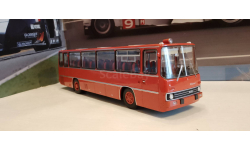 Автобус Икарус-255.70 красный