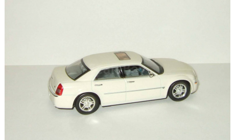 Крайслер Chrysler 300C HEMI Super 2004 Белый Norev 1:43 БЕСПЛАТНАЯ доставка, масштабная модель, scale43