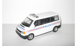 Фольксваген VW Volkswagen Transporter T4 Police 1996 Hongwell Cararama 1:43
