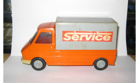Фиат Fiat 242 1979 сделано в ГДР 1:25, масштабная модель, scale24
