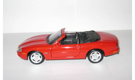 Ягуар Jaguar XK8 1997 Maisto Special Edition 1:24, масштабная модель, scale24