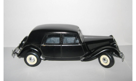Ситроен Citroen Traction 15 CV 6 Cyl 1952 Heller Special Edition 1:24, масштабная модель, Citroën, scale24