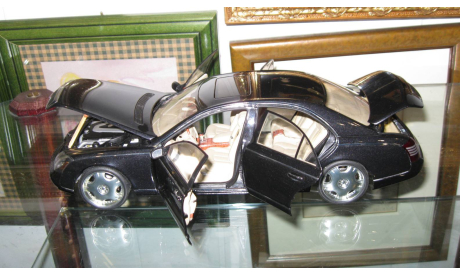 лимузин Майбах Maybach 57 2004 Autoart 1:18 Ранняя Редкая версия - 22 Колеса, масштабная модель, scale18