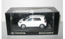 Тойота Toyota Urban Cruiser 2009 Белый Minichamps 1:43 400166960 БЕСПЛАТНАЯ доставка, масштабная модель, scale43