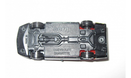 Chevrolet Corvette 1995 Corgi 1:64 Открывается капот, масштабная модель, scale64