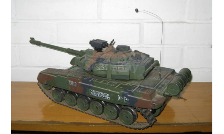 игрушка модель Радиоуправляемый Танк T90 the Lord Fights Tank Maisto 1:18 Длина 45 см, масштабные модели бронетехники, scale18