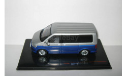 Фольксваген Volkswagen VW T6 Multivan 2017 Silver/Metallic Blue IXO 1:43 CLC390