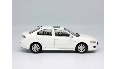 Мицубиси Mitsubishi Lancer X 2009 Белый Paudi 1:18, масштабная модель, scale18, Paudi Models