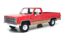 Chevrolet GMC K-2500 Sierra Grande Pick-Up ’Busted Knuckle Garage’ 1982 Пикап США Greenlight 1:18, масштабная модель, scale18