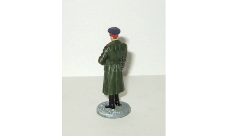 фигурка Офицер НКВД в повседневной форме, 1941-1943 гг. № 10 серия солдаты ВОВ Великая Отечественная война СССР 1:32, фигурка, Солдаты Великой Отечественной (Eaglemoss Collections), scale32