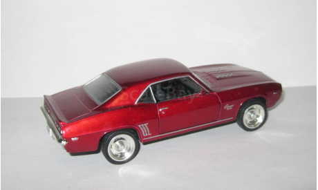 Chevrolet Camaro SS 1969 Kinsmart 1:35, масштабная модель, 1/35