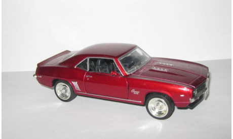 Chevrolet Camaro SS 1969 Kinsmart 1:35, масштабная модель, 1/35