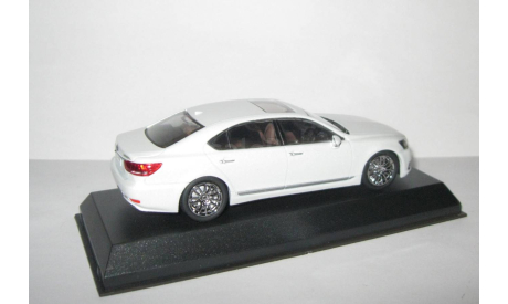 Лексус Lexus LS 600 hl Белый Kyosho 1:43, масштабная модель, scale43