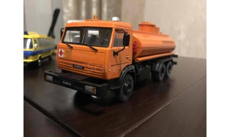 КАМАЗ-53215 - ’Перевозка Нефтепродуктов’, журнальная серия Автомобиль на службе (DeAgostini), scale43