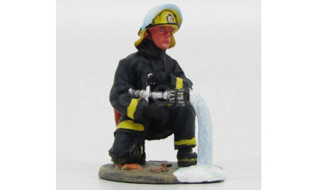 1:32  Чилийский пожарный с лафетным стволом г.Пунта-Аренас 1995, фигурка, 1/32, Delprado 1/32