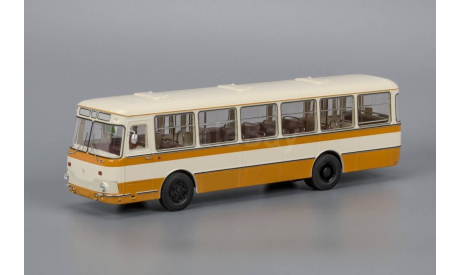 ЛиАЗ-677М Бежево-жёлтый (с запасным колесом), масштабная модель, 1:43, 1/43
