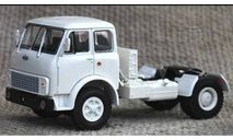 МАЗ-5429 седельный тягач 1977г  «Наш Автопром» (арт. H762) белый, масштабная модель, scale43