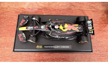 Red Bull RedBull RB19 RB 19 2023 Max Verstаррen Maкc Феpcтaппен formula 1 18 Bburago, масштабная модель, scale18