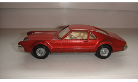 OLDSMOBILE TORONADO  CORGI  ТОЛЬКО МОСКВА, масштабная модель, scale43