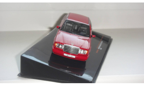 MERCEDES BENZ 300E (W124) 1984  IXO  ТОЛЬКО МОСКВА САМОВЫВОЗ, масштабная модель, Mercedes-Benz, scale43