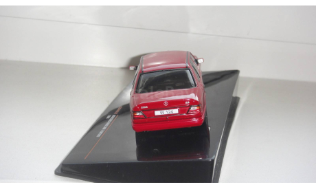 MERCEDES BENZ 300E (W124) 1984  IXO  ТОЛЬКО МОСКВА САМОВЫВОЗ, масштабная модель, Mercedes-Benz, scale43