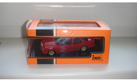 MERCEDES BENZ 300E (W124) 1984  IXO  ТОЛЬКО МОСКВА САМОВЫВОЗ, масштабная модель, Mercedes-Benz, scale43