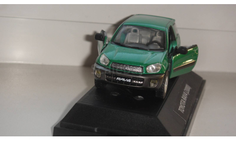 TOYOTA RAV 4  CARARAMA  ТОЛЬКО МОСКВА САМОВЫВОЗ, масштабная модель, scale43