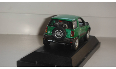 TOYOTA RAV 4  CARARAMA  ТОЛЬКО МОСКВА САМОВЫВОЗ, масштабная модель, scale43