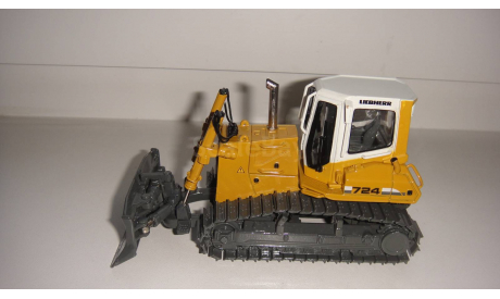 ТРАКТОР PR 724 LIEBHERR 1.50  ТОЛЬКО МОСКВА САМОВЫВОЗ, масштабная модель, scale0