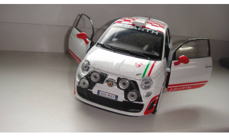 FIAT 500 ABARTH 1/24 MOTOR MAX  ТОЛЬКО МОСКВА САМОВЫВОЗ, масштабная модель, scale24