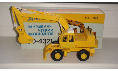 ЭКСКАВАТОР ЭО 4321 АТЕК  ТОЛЬКО МОСКВА САМОВЫВОЗ, масштабная модель, scale43