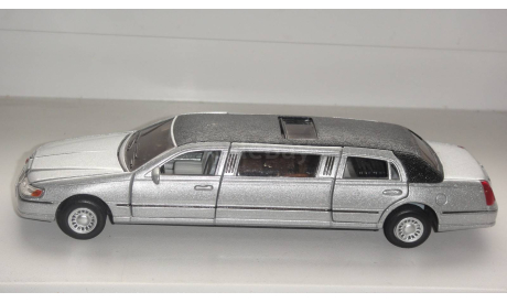 LINCOLN 1999 1/38 KINSMART  ТОЛЬКО МОСКВА САМОВЫВОЗ, масштабная модель, scale0