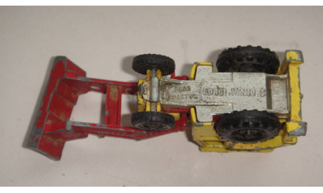 TRACTOR MASSEY FERGUSON CORGI JUNIORS  ТОЛЬКО МОСКВА САМОВЫВОЗ, масштабная модель, scale0