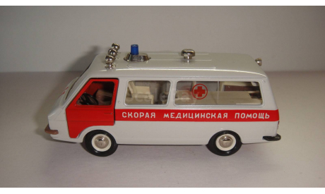 РАФ 22031 СКОРАЯ ПОМОЩЬ 1991 ГОД  ТОЛЬКО МОСКВА, масштабная модель, scale43