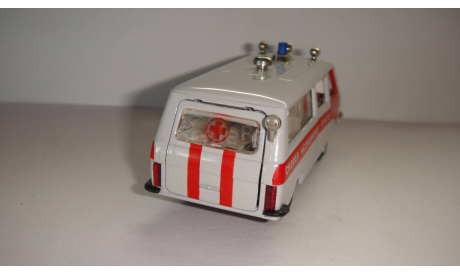 РАФ 22031 СКОРАЯ ПОМОЩЬ 1991 ГОД  ТОЛЬКО МОСКВА, масштабная модель, scale43