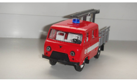УАЗ 3962  ПОЖАРНЫЙ  ТОЛЬКО МОСКВА САМОВЫВОЗ, масштабная модель, scale43