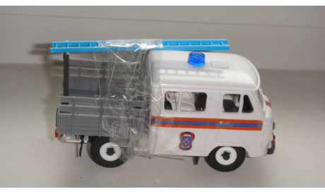 УАЗ 3962 МЧС ПЛАСТИК ТОЛЬКО МОСКВА САМОВЫВОЗ, масштабная модель, scale43