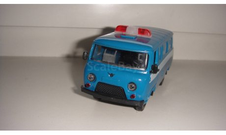 УАЗ 3962 СВЯЗЬ ТОЛЬКО МОСКВА САМОВЫВОЗ, масштабная модель, scale43