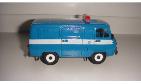 УАЗ 3962 СВЯЗЬ ТОЛЬКО МОСКВА САМОВЫВОЗ, масштабная модель, scale43