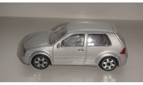 VOLKSWAGEN GOLF BURAGO  ТОЛЬКО МОСКВА САМОВЫВОЗ, масштабная модель, scale43