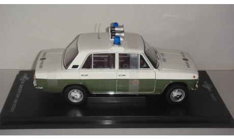 ВАЗ 2101 LADA 1200 VOLKSPOLIZEI IST 1.18  ТОЛЬКО МОСКВА САМОВЫВОЗ, масштабная модель, scale18
