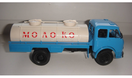 МАЗ 500Б АЦПТ-6,2  МОЛОКО НАП  ТОЛЬКО МОСКВА САМОВЫВОЗ, масштабная модель, scale43