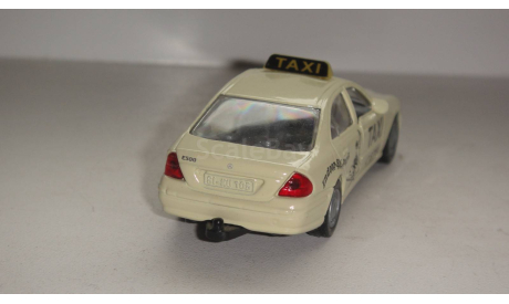 MERCEDES BENZ E500 TAXI SIKU  ТОЛЬКО МОСКВА САМОВЫВОЗ, масштабная модель, Mercedes-Benz, scale0