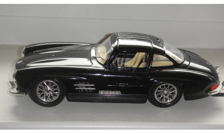 MERCEDES BENZ 300 SL 1.24 BURAGO  ТОЛЬКО МОСКВА САМОВЫВОЗ, масштабная модель, scale24, Mercedes-Benz