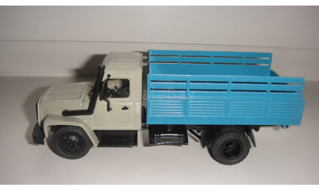 АВТО 3307 БОРТОВОЙ КОМПАНЬОН  ТОЛЬКО МОСКВА САМОВЫВОЗ, масштабная модель, scale43, ГАЗ