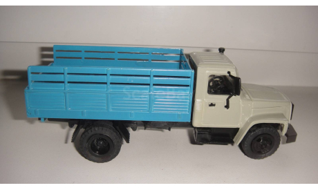 АВТО 3307 БОРТОВОЙ КОМПАНЬОН  ТОЛЬКО МОСКВА САМОВЫВОЗ, масштабная модель, scale43, ГАЗ
