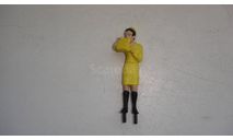 ФИГУРКА ДЕВУШКА С СУМКОЙ  ТОЛЬКО МОСКВА САМОВЫВОЗ, фигурка, scale0