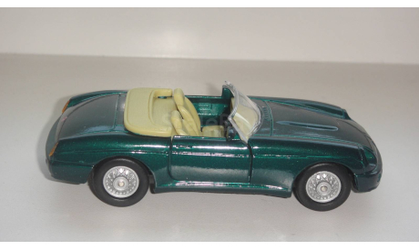 MG RV8 MAISTO 1.37  ТОЛЬКО МОСКВА САМОВЫВОЗ, масштабная модель, scale0