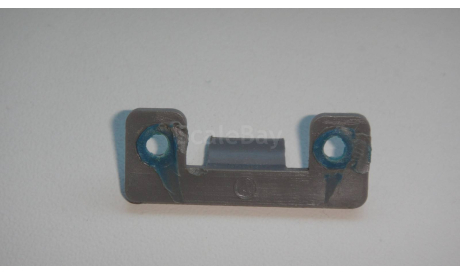 ДЕРЖАТЕЛЬ КРЫШКИ БАГАЖНИКА ОТ ИСО РИВОЛЬТА РЕМЕЙК  ТОЛЬКО МОСКВА САМОВЫВОЗ, запчасти для масштабных моделей, scale43